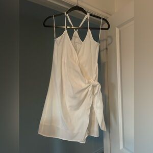 Women’s O’Neil white wrap tie coverup small